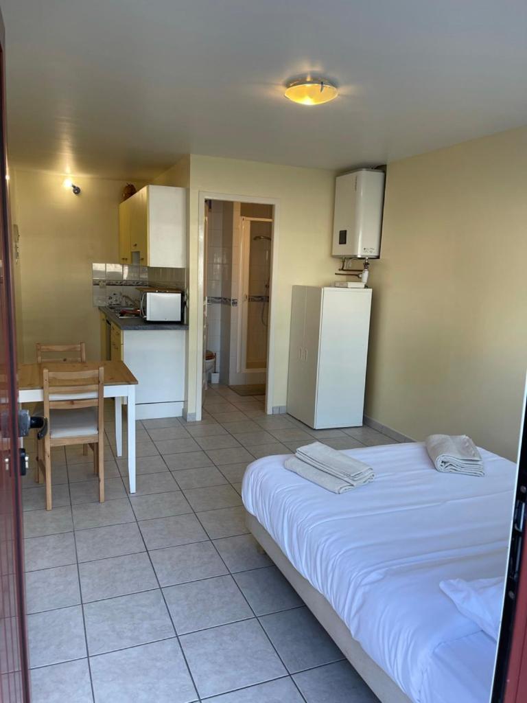 Appartement Ou Studio En Hyper Centre, Pour La Plage Et La Rue Pietonne Il Suffit De Traverser La Rue , Voir La Photo Principale Andernos-les-Bains Εξωτερικό φωτογραφία
