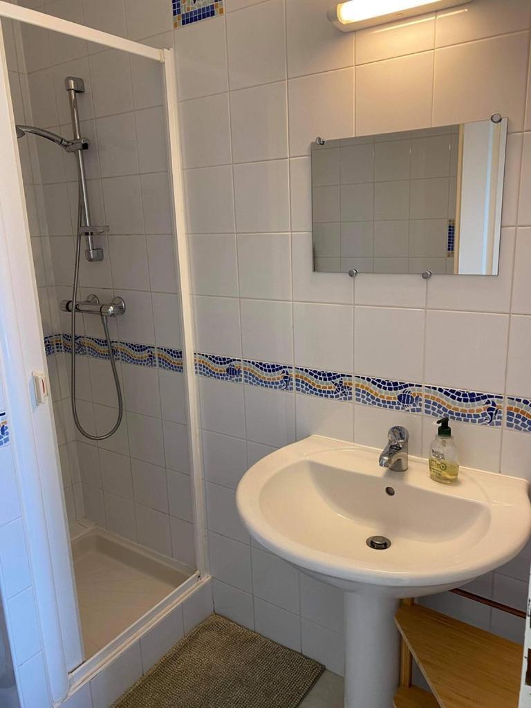 Appartement Ou Studio En Hyper Centre, Pour La Plage Et La Rue Pietonne Il Suffit De Traverser La Rue , Voir La Photo Principale Andernos-les-Bains Εξωτερικό φωτογραφία
