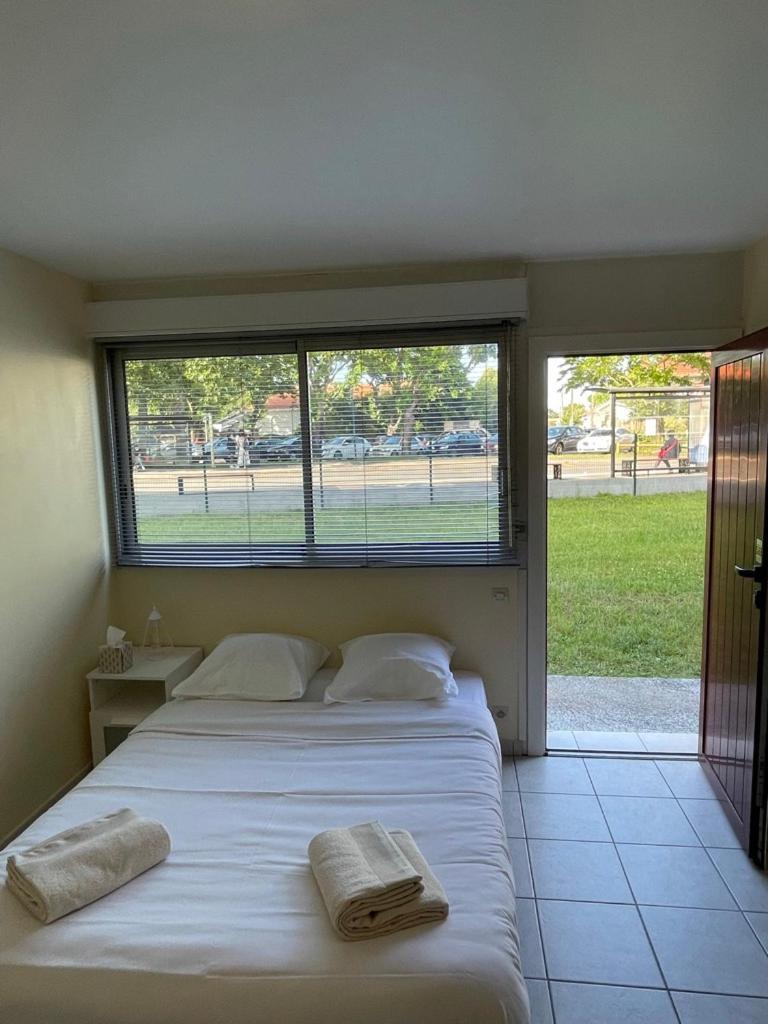 Appartement Ou Studio En Hyper Centre, Pour La Plage Et La Rue Pietonne Il Suffit De Traverser La Rue , Voir La Photo Principale Andernos-les-Bains Εξωτερικό φωτογραφία