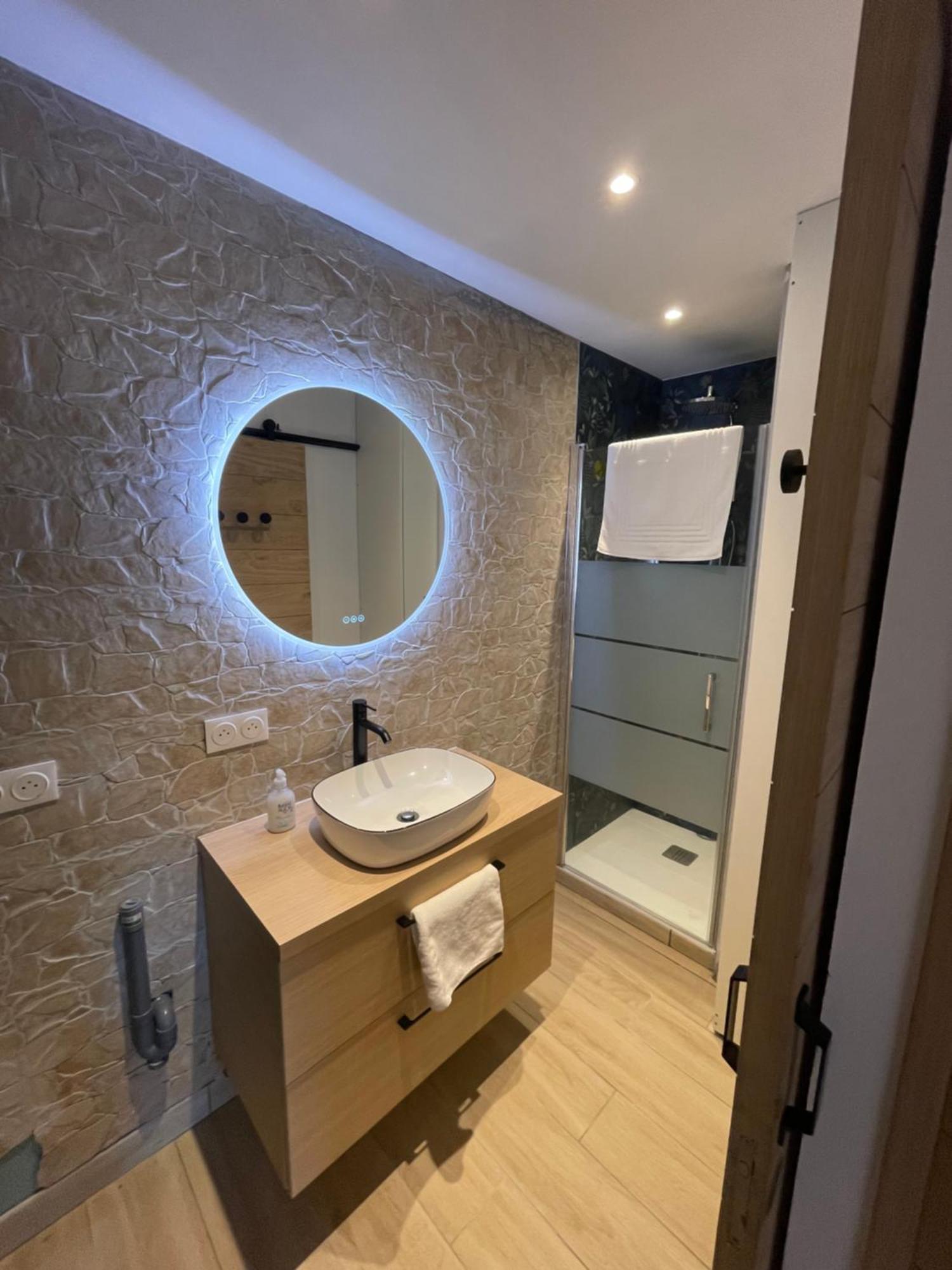 Appartement Ou Studio En Hyper Centre, Pour La Plage Et La Rue Pietonne Il Suffit De Traverser La Rue , Voir La Photo Principale Andernos-les-Bains Εξωτερικό φωτογραφία