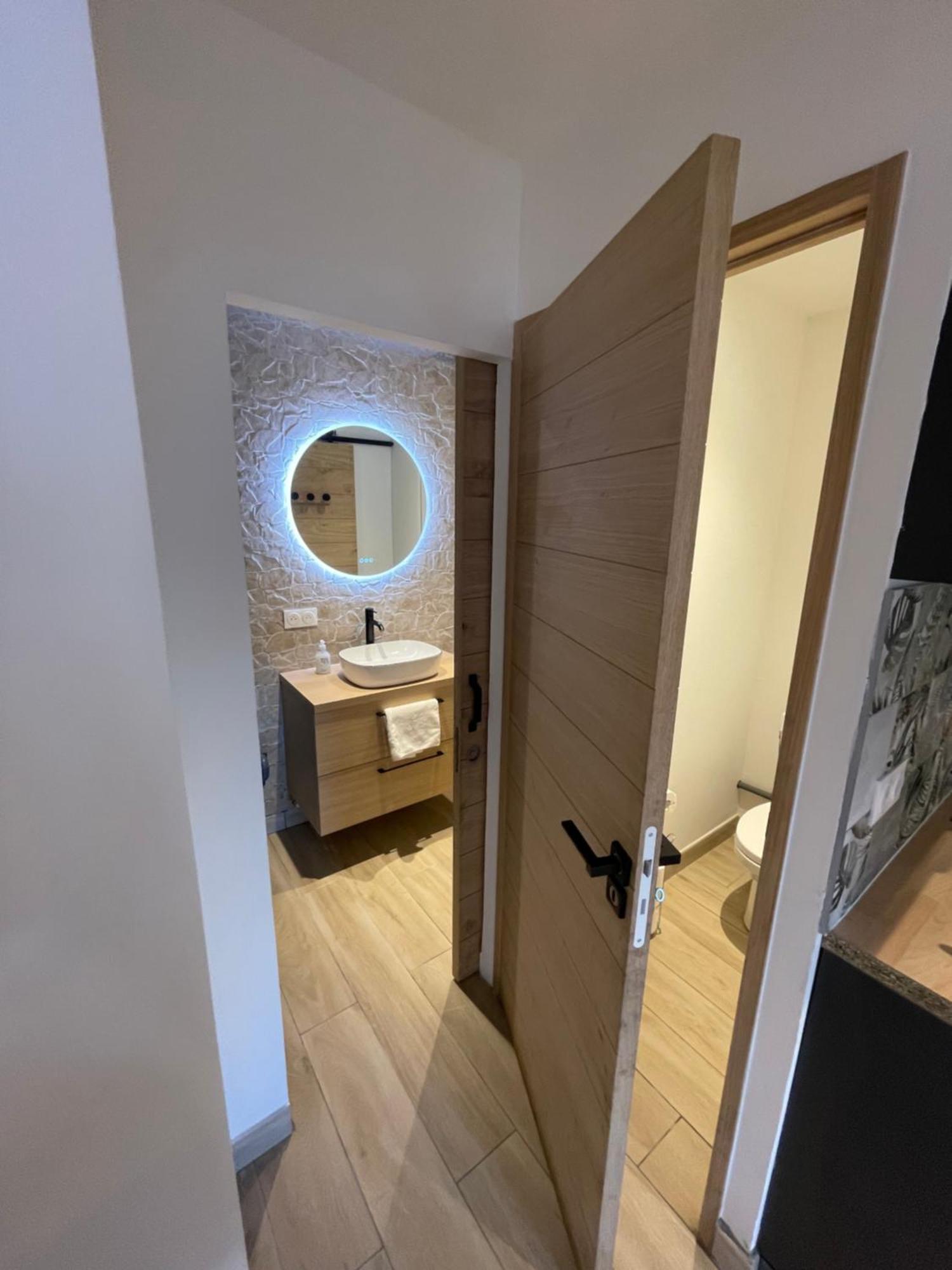 Appartement Ou Studio En Hyper Centre, Pour La Plage Et La Rue Pietonne Il Suffit De Traverser La Rue , Voir La Photo Principale Andernos-les-Bains Εξωτερικό φωτογραφία