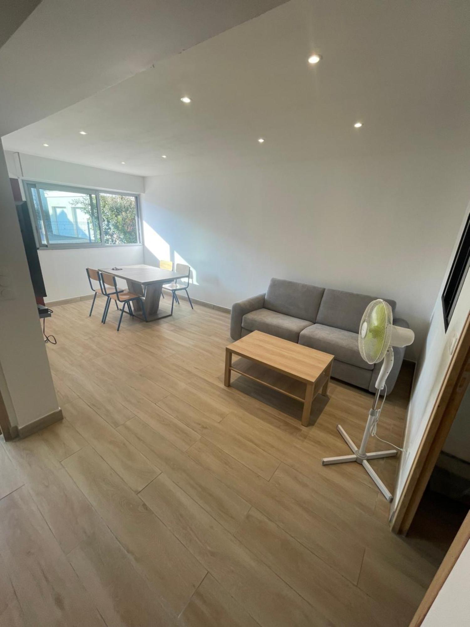 Appartement Ou Studio En Hyper Centre, Pour La Plage Et La Rue Pietonne Il Suffit De Traverser La Rue , Voir La Photo Principale Andernos-les-Bains Εξωτερικό φωτογραφία