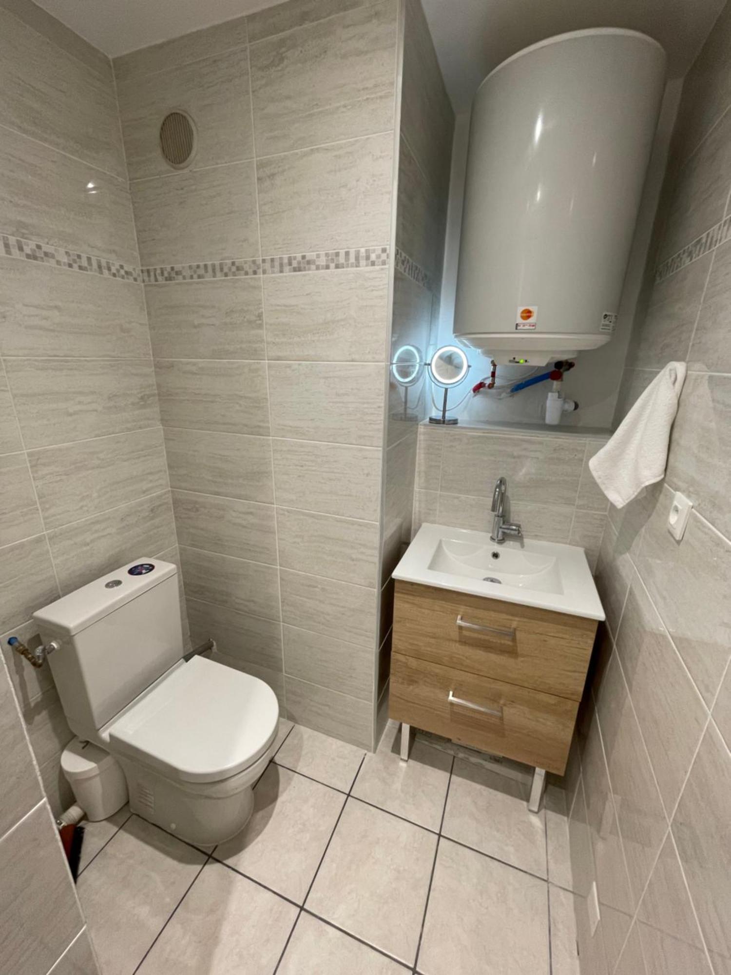 Appartement Ou Studio En Hyper Centre, Pour La Plage Et La Rue Pietonne Il Suffit De Traverser La Rue , Voir La Photo Principale Andernos-les-Bains Εξωτερικό φωτογραφία